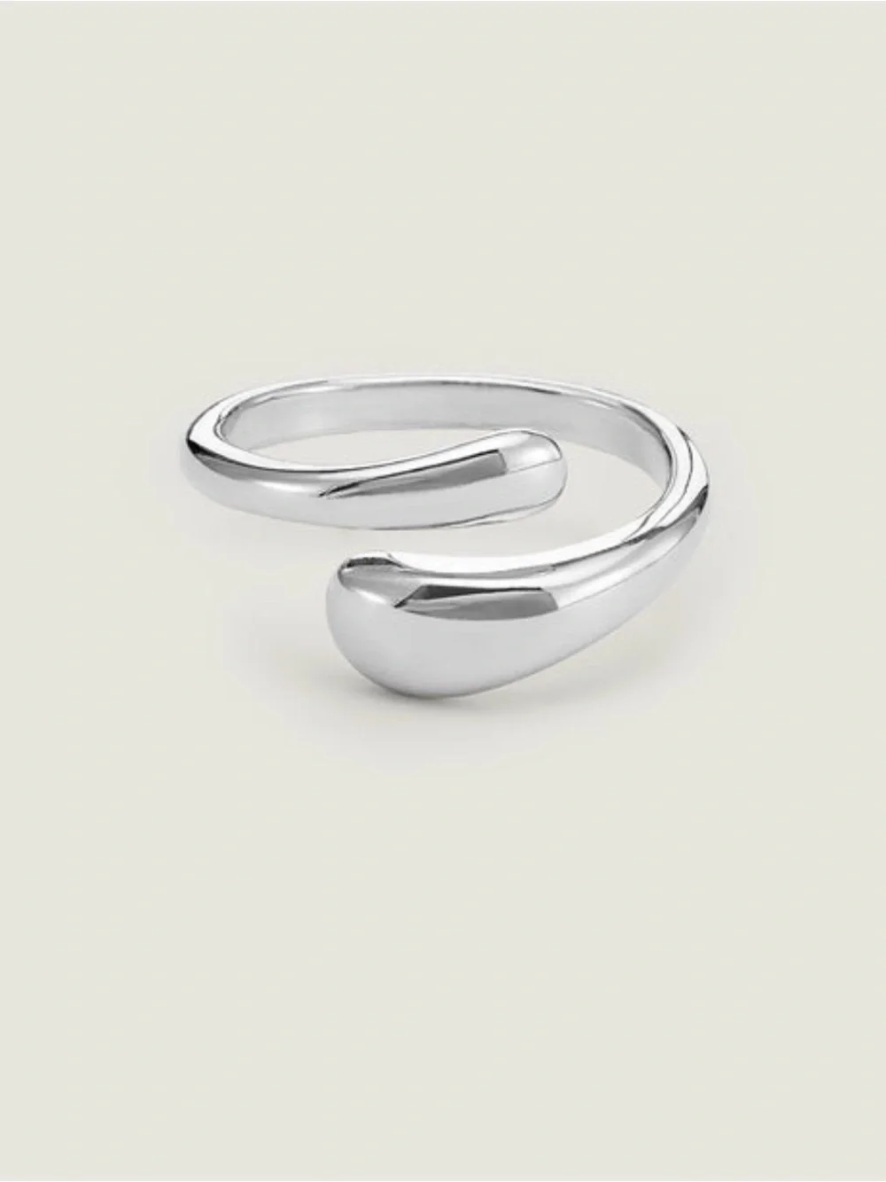 Sleek Minimalist Twisted Open Statement Ring - Modern Design